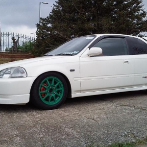 Green wheels... Bit like marmite lol