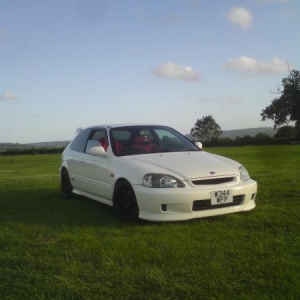 ek9 in a field in chelt