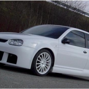 The bodykit i would get on a Golf (in black)